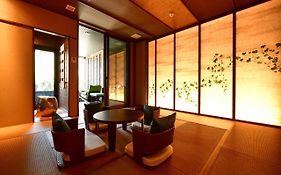 Balinese Onsen Ryokan Hakone Airu
